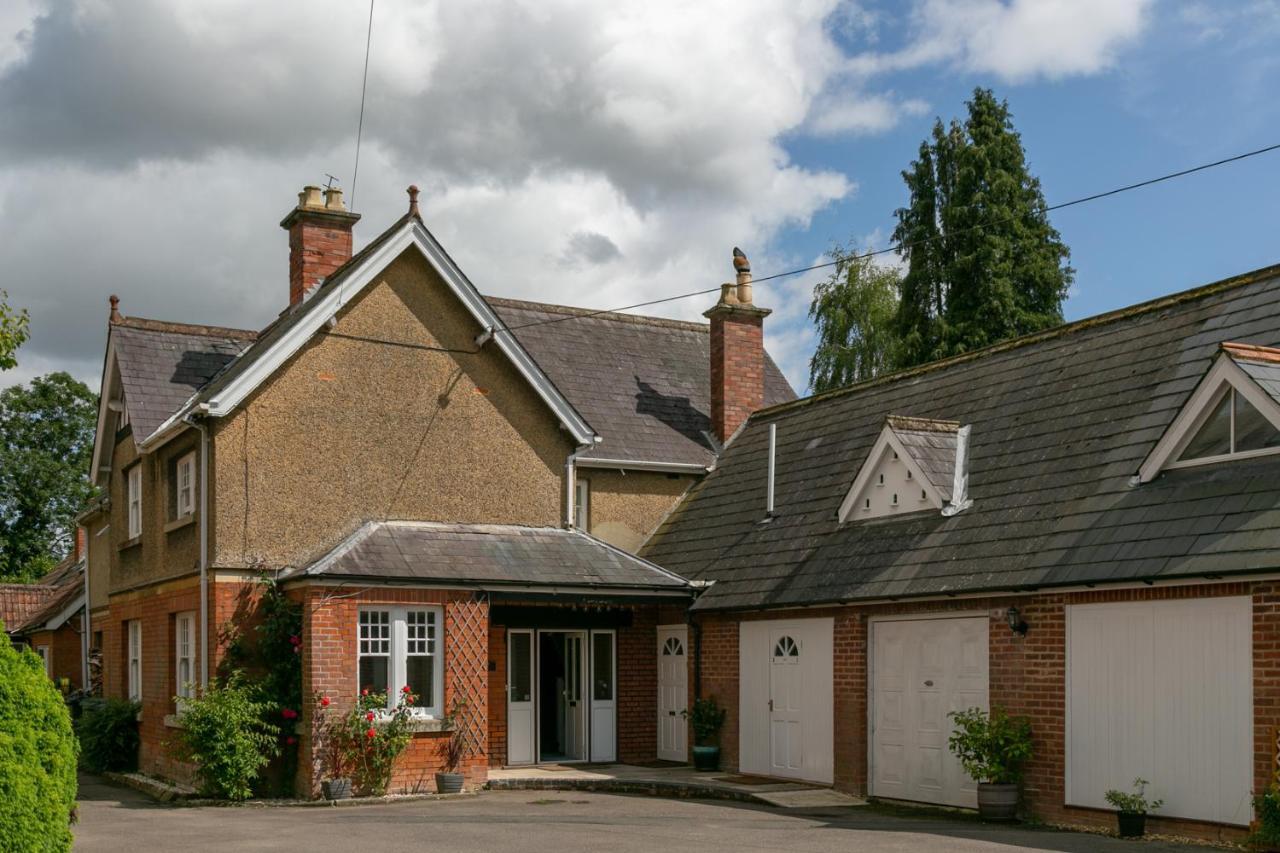 The Garden House Grittleton Bed & Breakfast Exterior photo